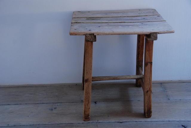 Small side table 3