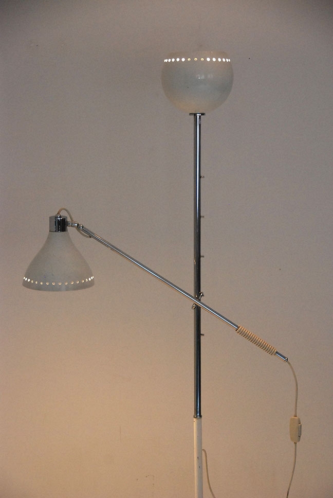FLOOR LAMP 4