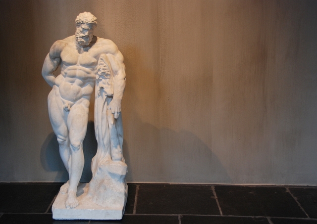Academic plastre (Herakles)