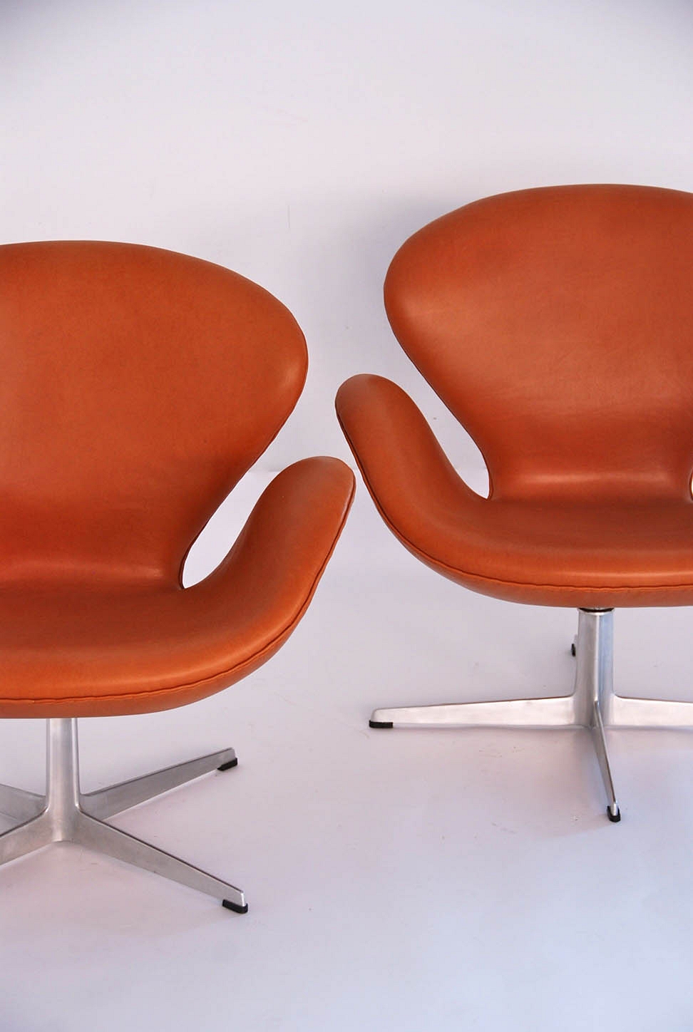 Arne Jacobsen "Swan"