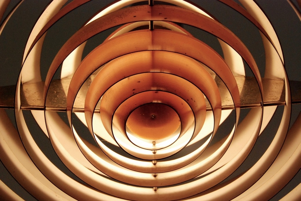 POUL Henningsen "Le Louvre"