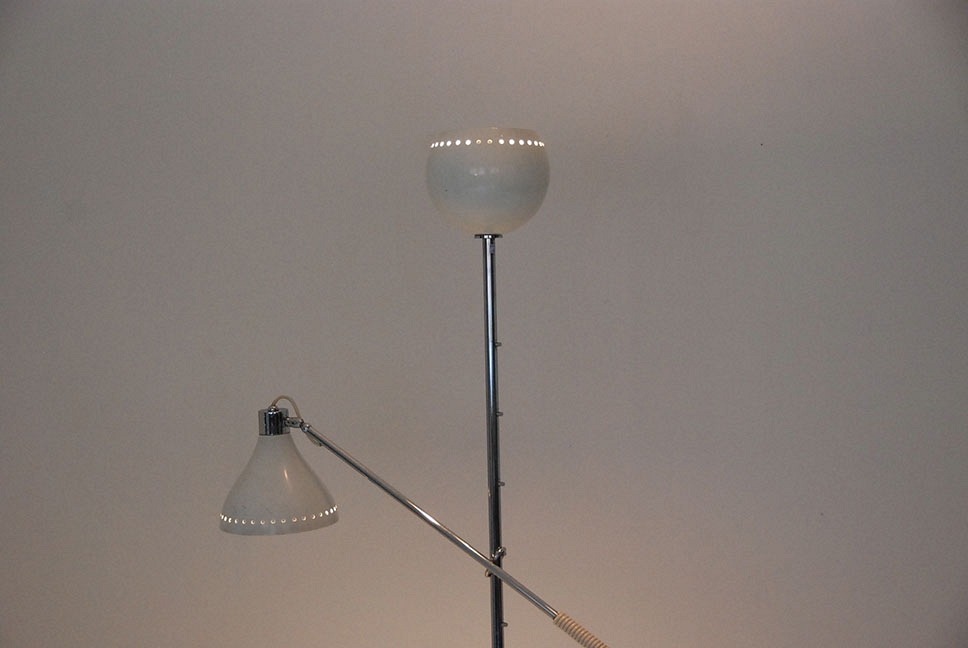 FLOOR LAMP 4