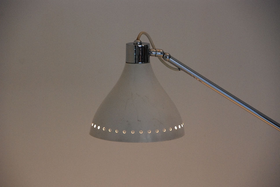 FLOOR LAMP 4
