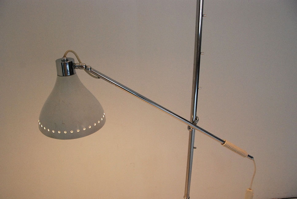 FLOOR LAMP 4