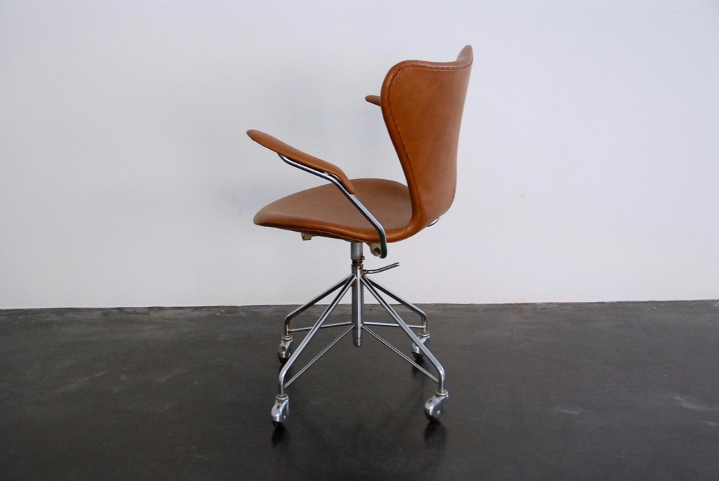 Arne Jacobsen Desk Chair