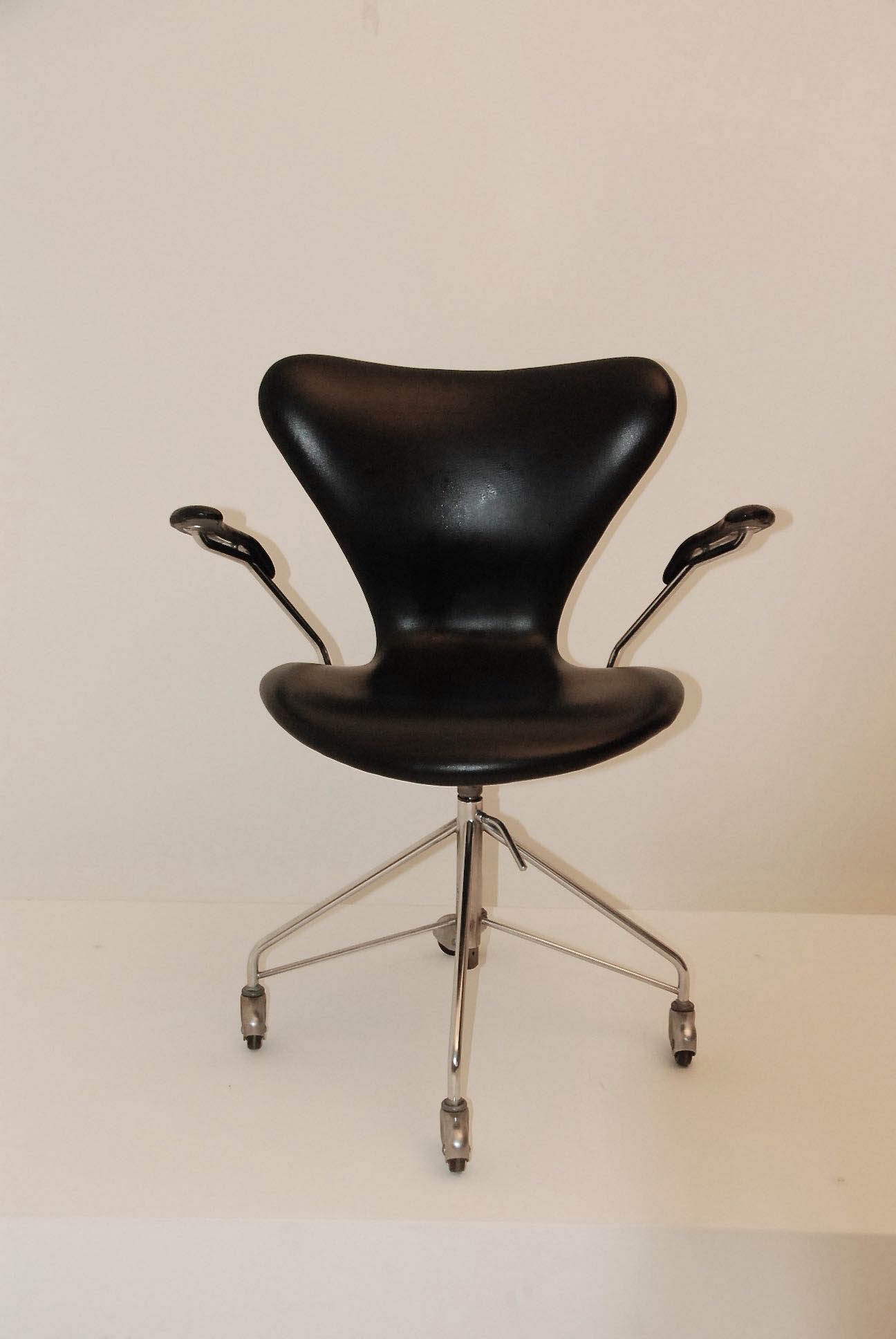 Desk chair