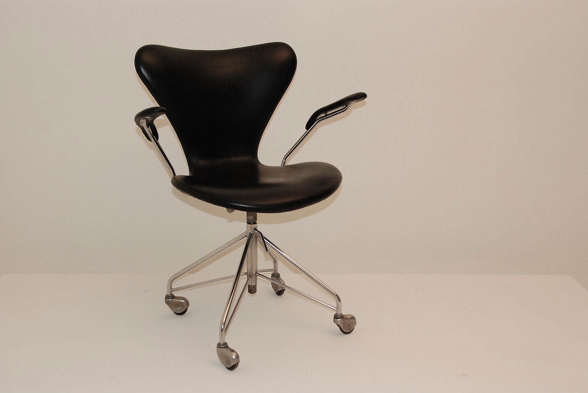 Desk chair