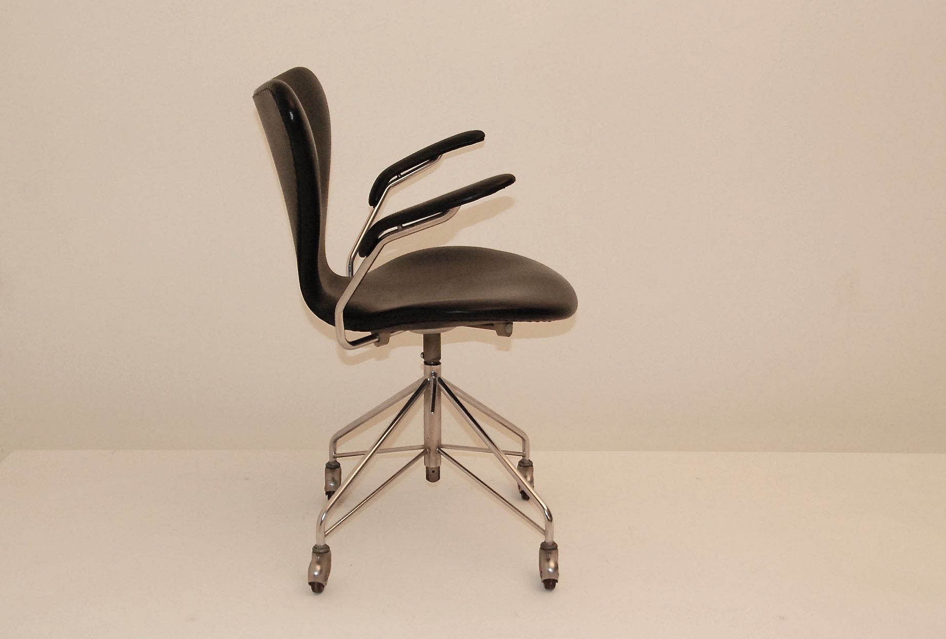 Desk chair