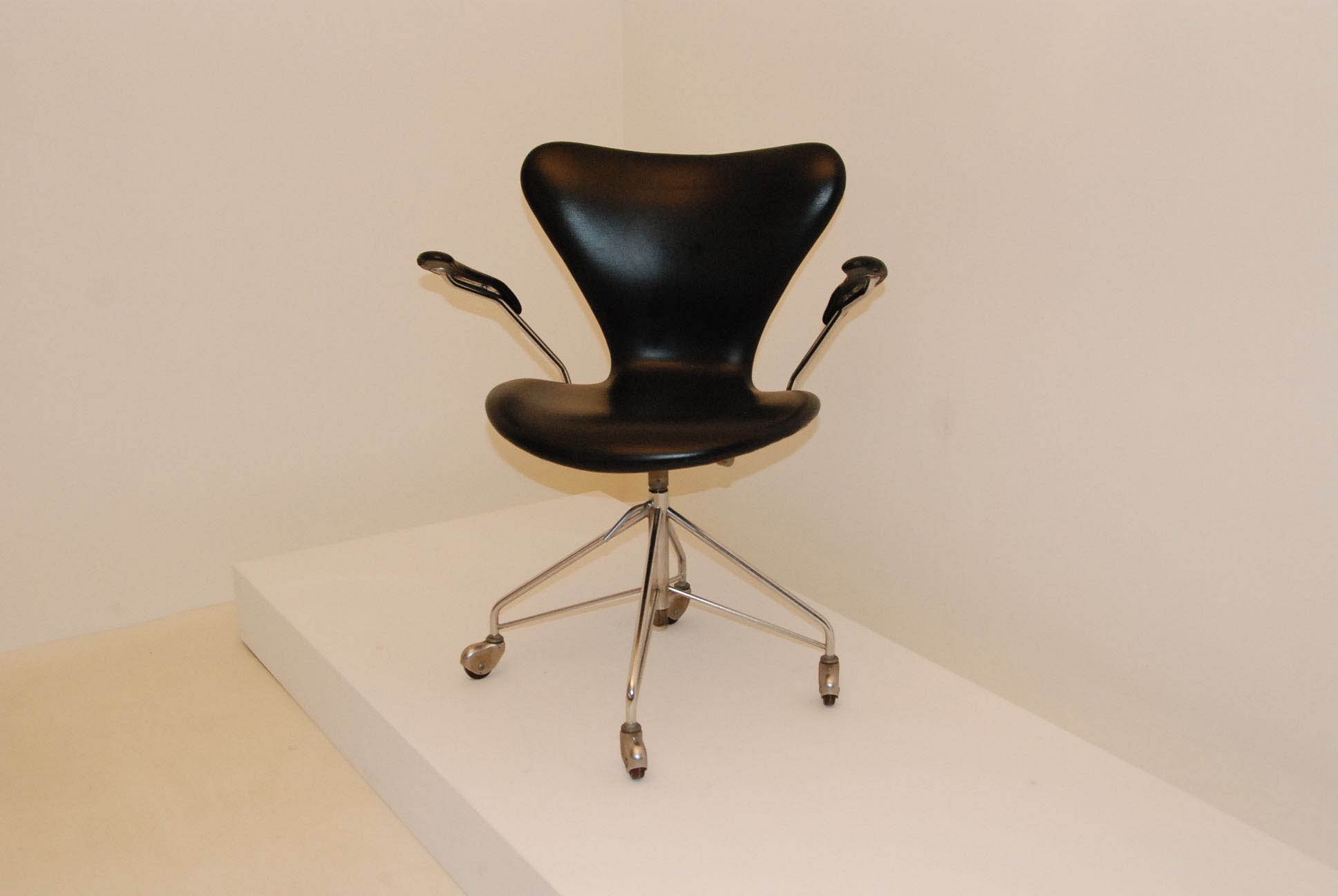 Desk chair