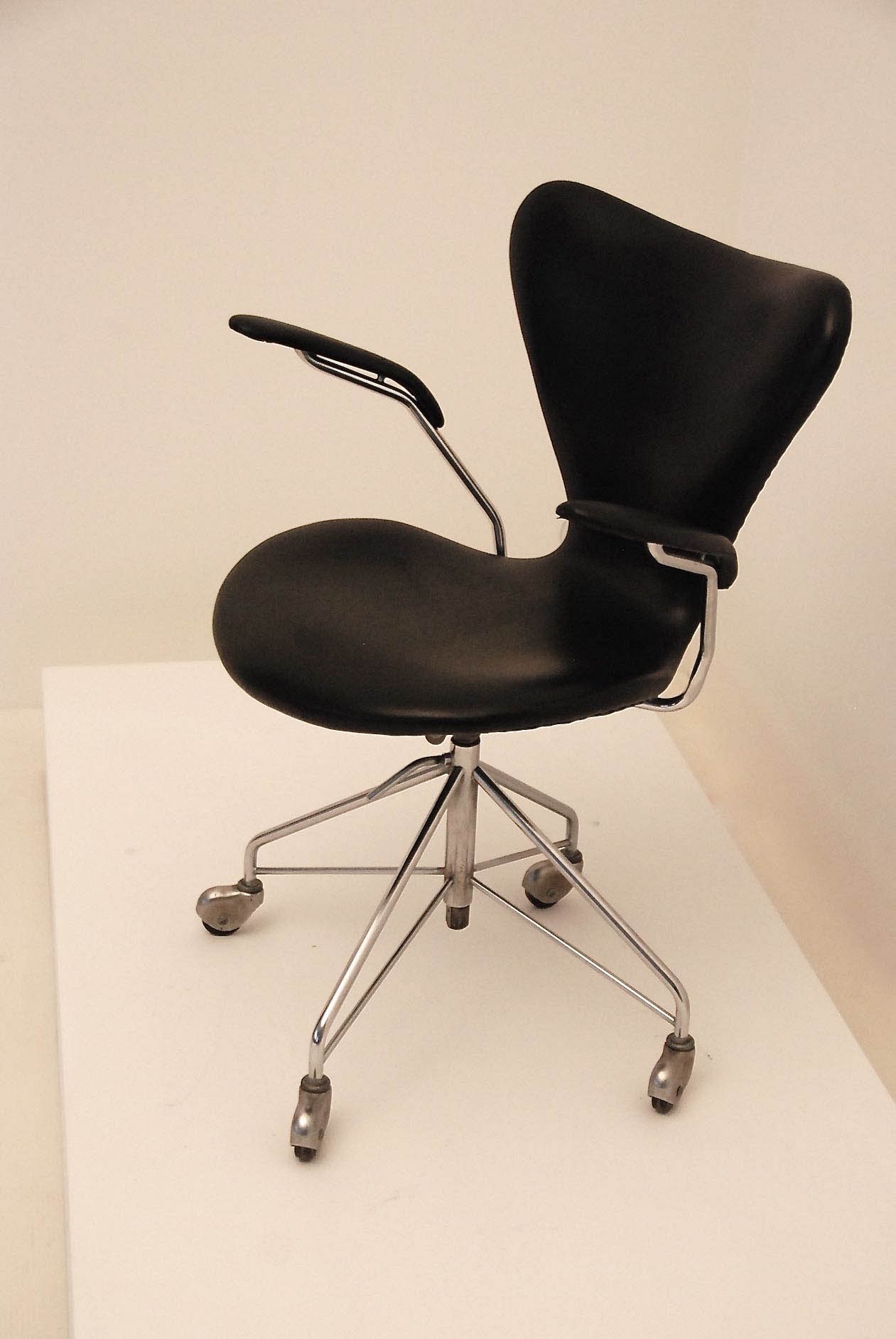 Desk chair