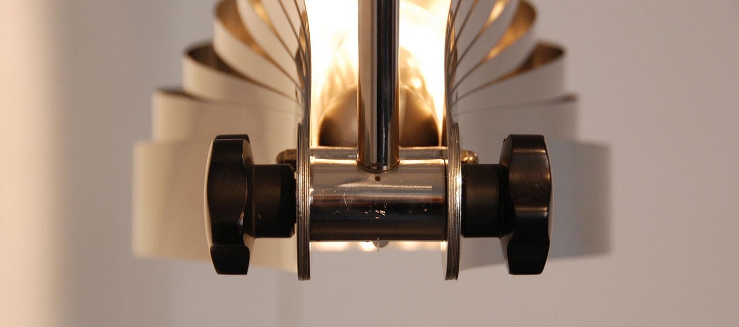 LAMP ON FOOT IN CHROME