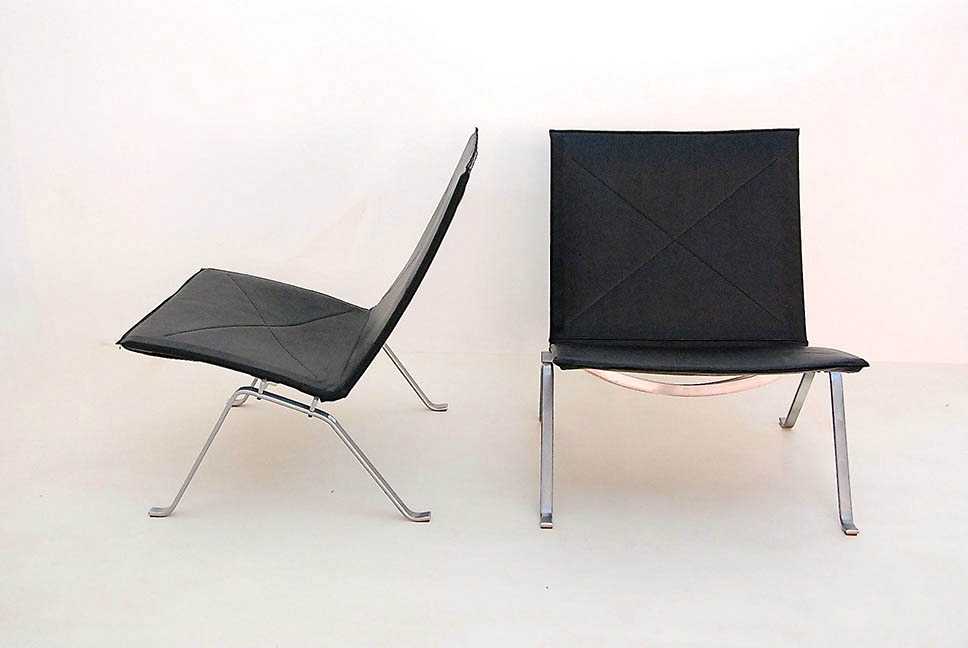 Poul Kjaerholm PK22 pair of lounge chairs