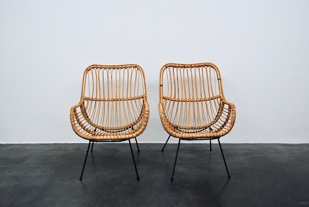 Pair ratan chairs